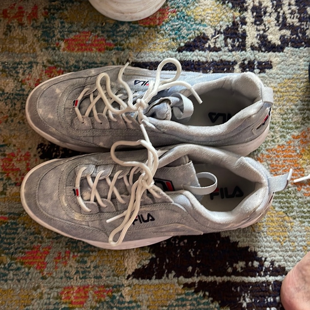 Fila walking shoes